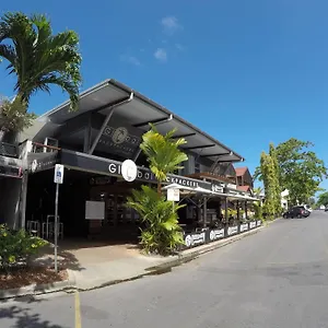 https://global-backpackers-port-douglas-4877.queenslandhotels.net